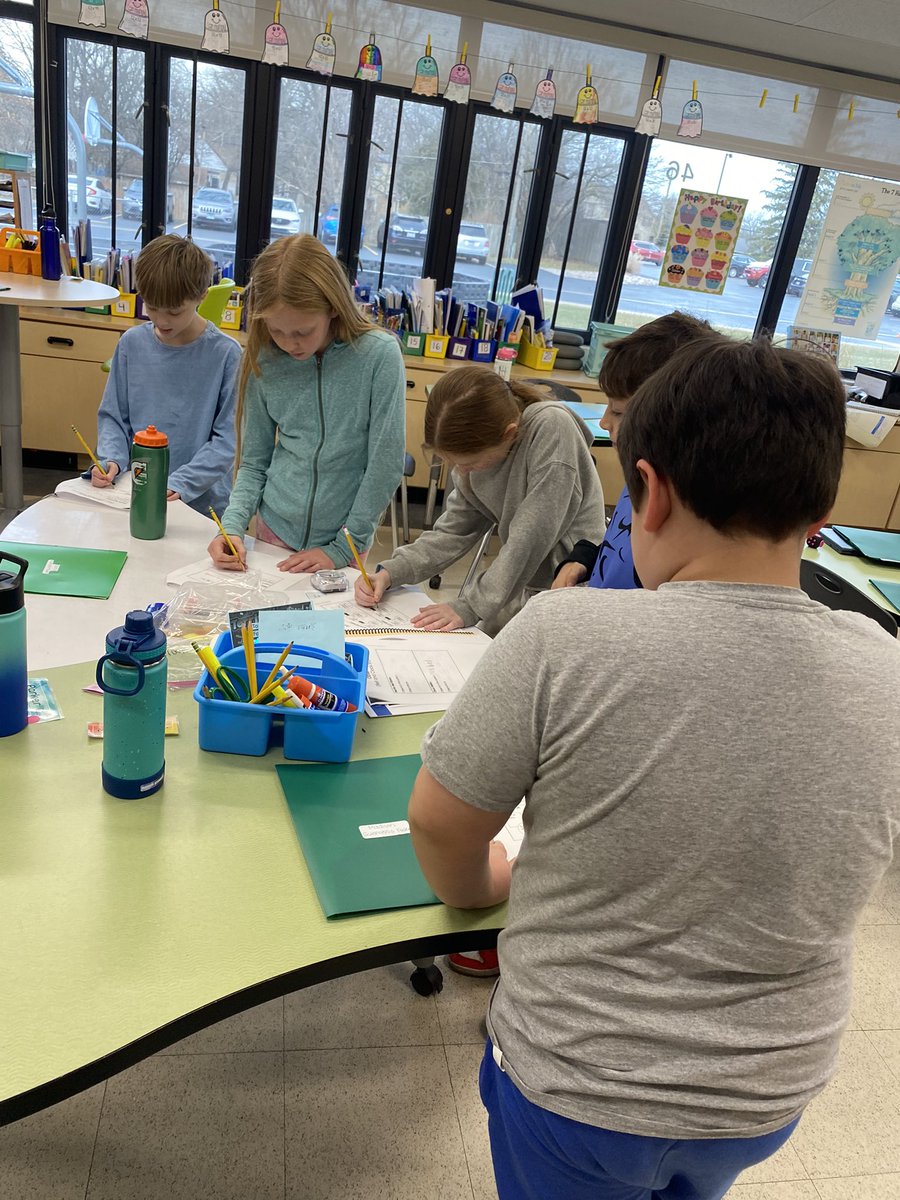 amandakraus46's tweet photo. Having fun with our energy models! #kipway #109way @Miss_Buchman https://t.co/s5dhKzOaI0