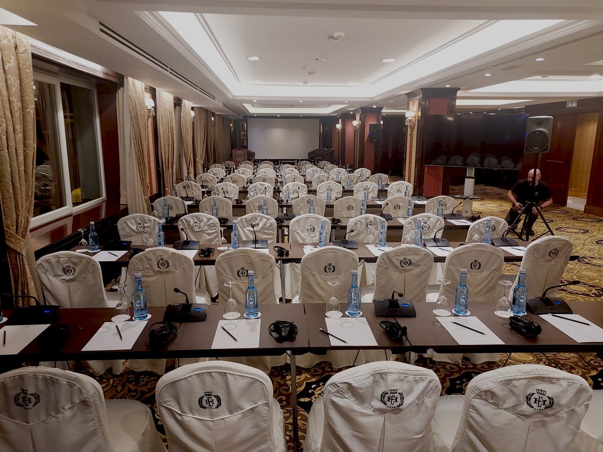 astisl's tweet photo. Nuestro día a día: instalar los equipos de interpretación de sonido en una sala de hotel.
🎤 @Sennheiser y @BoschEspana
🔊 #1nt de @BoschGlobal
🔳 Cabinas #ISO4043
📧 asti@astisl.es 📞 +34 914 594 669
#astisl, comunicamos personas. #eventos #traducciónsimultánea https://t.co/iMNfZgnQ2X