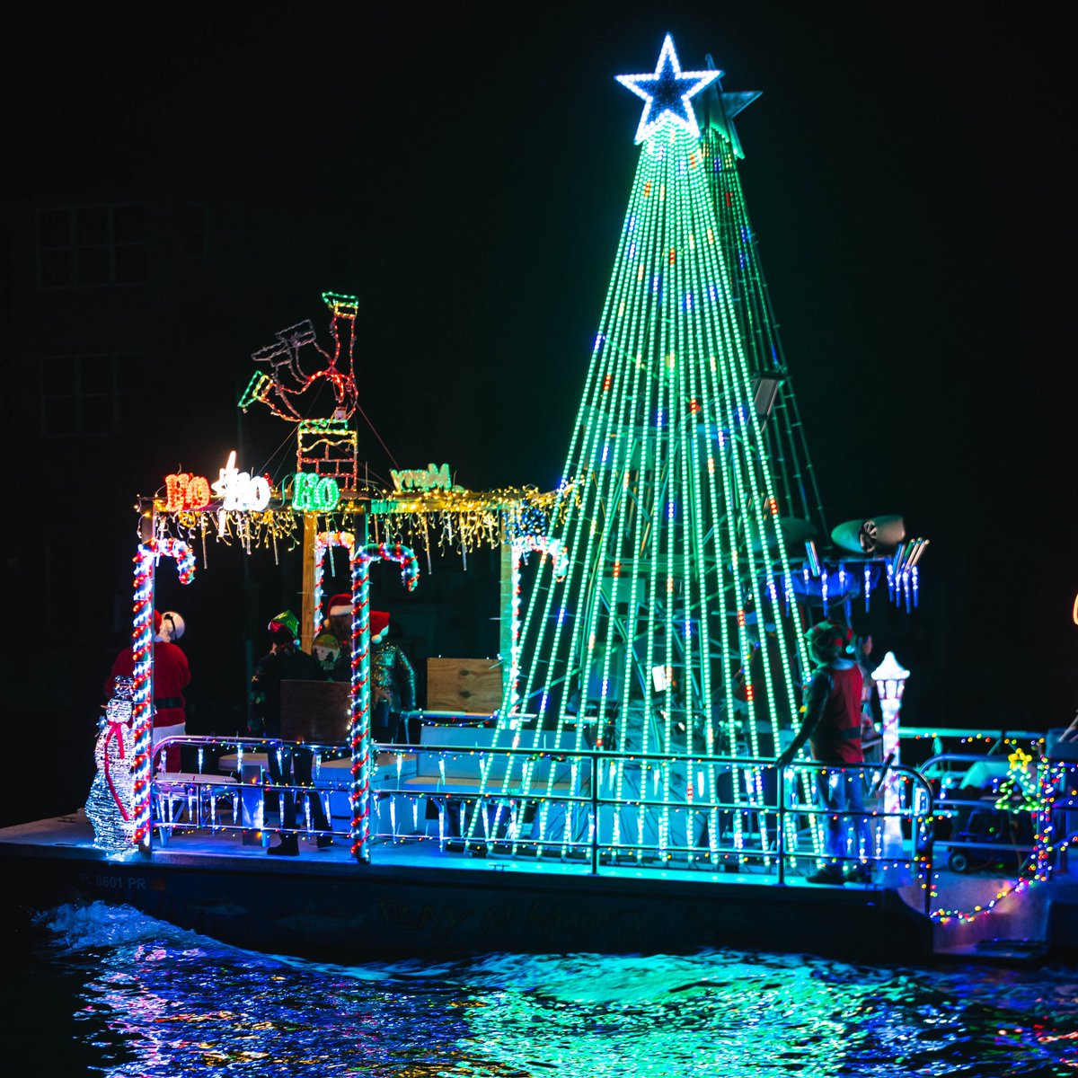 VisitSPC's tweet photo. A holiday boat parade is coming to a waterway near you!
Schedule:
- Dec 2 - Tarpon Springs
- Dec 2 - St. Pete Beach
- Dec 10 - Mad Beach
- Dec 10 - DTSP/St. Pete Pier
- Dec 17 - Treasure Island
- Dec 17 - Gulfport
- Dec 18 - Redington Beach
Holiday events: https://t.co/5evsZnK3mR https://t.co/hAgi5XdXnd
