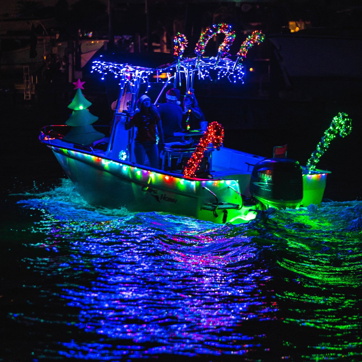VisitSPC's tweet photo. A holiday boat parade is coming to a waterway near you!
Schedule:
- Dec 2 - Tarpon Springs
- Dec 2 - St. Pete Beach
- Dec 10 - Mad Beach
- Dec 10 - DTSP/St. Pete Pier
- Dec 17 - Treasure Island
- Dec 17 - Gulfport
- Dec 18 - Redington Beach
Holiday events: https://t.co/5evsZnK3mR https://t.co/hAgi5XdXnd