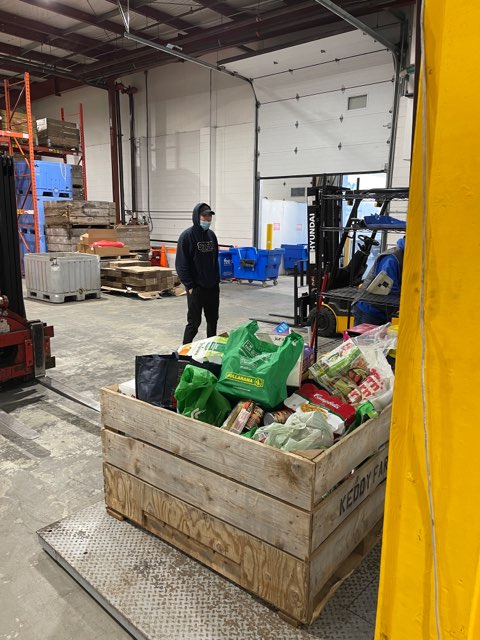 AskForMoreNS's tweet photo. This past weekend, we asked attendees of our client holiday event to bring a non-perishable food item for Feed NS. Our clients donated a whopping 458kg of food. That will feed 115 people this month! Thank you, from the bottom of our hearts, for your generosity. https://t.co/QkjI8dE5vB