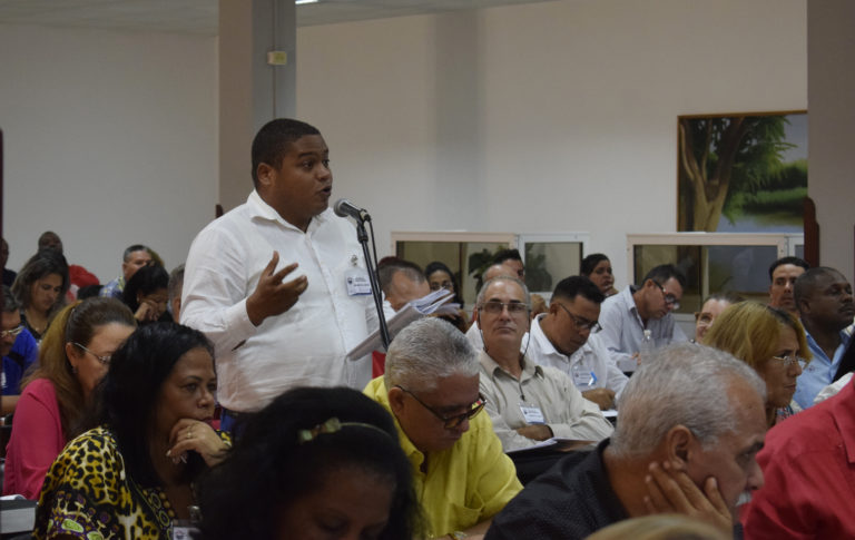 MMarreroCruz's tweet photo. Con mucha satisfacción escuchamos todas las intervenciones de los trabajadores en el CXI Pleno del Consejo Nacional de la #CTC, muy a tono a los tiempos que estamos viviendo, donde la labor sindical no se ha detenido y ha sido de suma importancia.
#CubaViveYTrabaja https://t.co/WJ3NMBU9GZ
