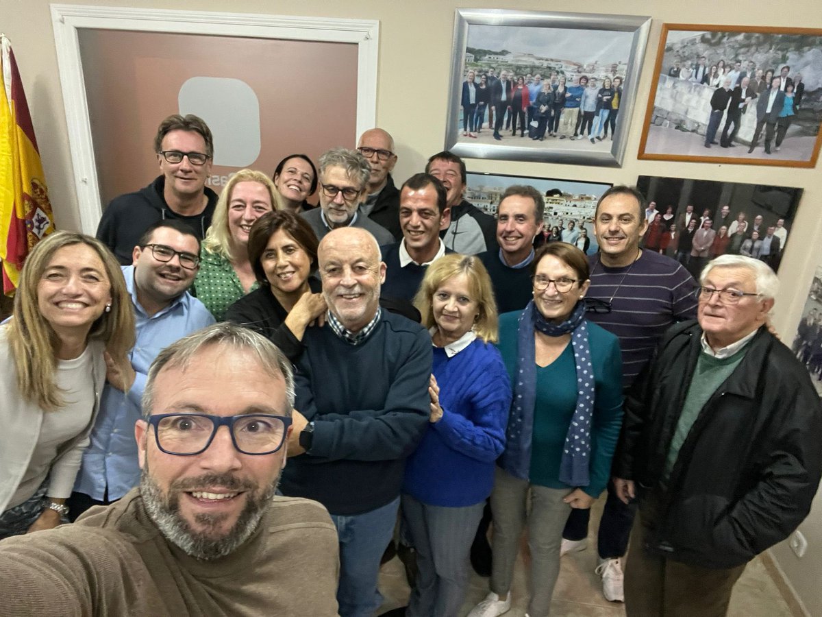 castell_pp's tweet photo. 🔵 @lluiscamps  elegido candidato del Partido Popular al ayuntamiento de Es Castell con la unanimidad de su junta local https://t.co/gxm7VUdLHq