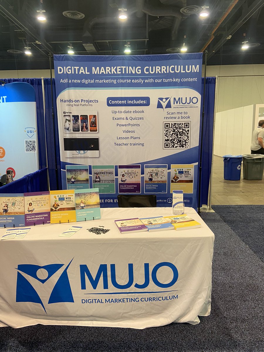 Great couple of days at #VisionCTE22 ! Looking forward to continuing to connect with all of the inspiring educators who came up to chat with me 😁📚