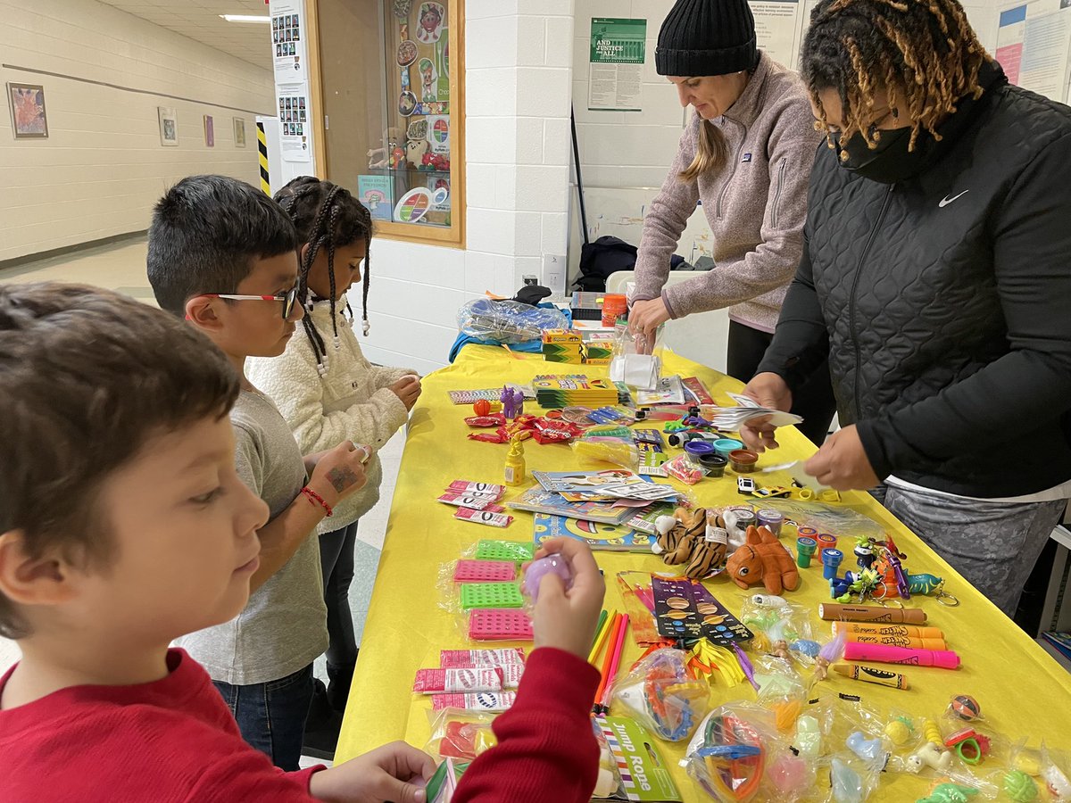 A great week at Hope Valley Elementary! Families joined us Tuesday night for a highly engaging multicultural night as we celebrated our diverse community. Students spent the week cashing in Eagle Bucks earned from using great behaviors and parent volunteers helped us each day!