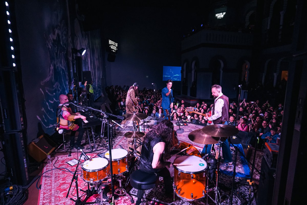 Fobia (@fobiamx) on Twitter photo ¡Qué bien la pasamos ayer en House of Vans CDMX! Feliz 1er aniversario 🎂🎉
Fotos: <a href="/liliestrada_mx/">Liliana Estrada</a> ¡Qué bien la pasamos ayer en House of Vans CDMX! Feliz 1er aniversario 🎂🎉
Fotos: <a href="/liliestrada_mx/">Liliana Estrada</a>