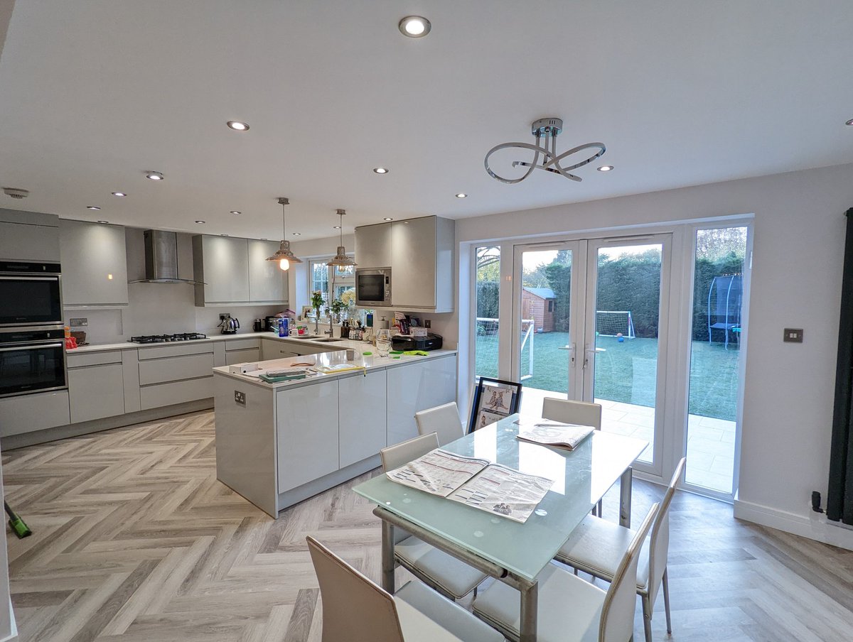 EllaFinleydecor's tweet photo. Kitchen diner in @duluxuk rock salt in Elstree ,Borehamwood #decor #painter #home #kitchen #trade #decorators #elstree https://t.co/lLa9wapJ9V
