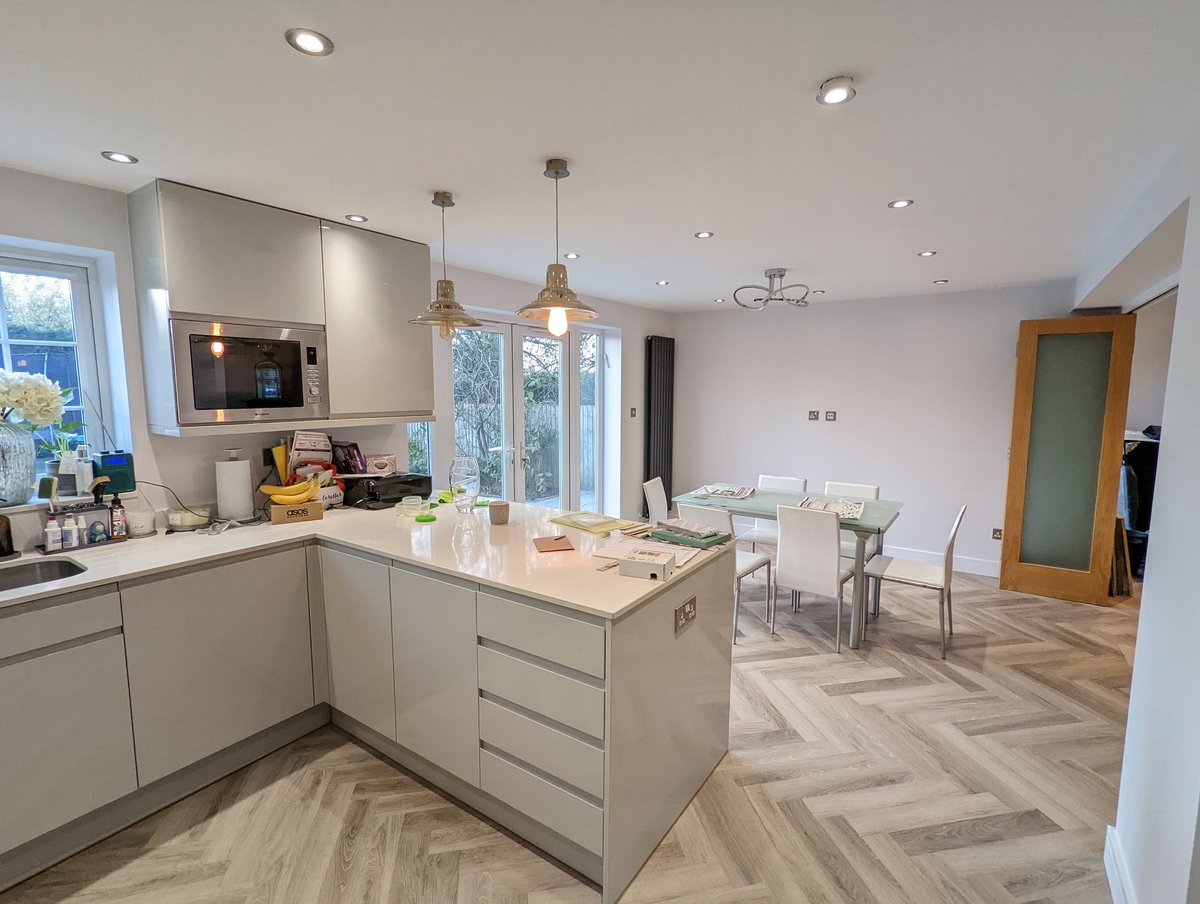 EllaFinleydecor's tweet photo. Kitchen diner in @duluxuk rock salt in Elstree ,Borehamwood #decor #painter #home #kitchen #trade #decorators #elstree https://t.co/lLa9wapJ9V