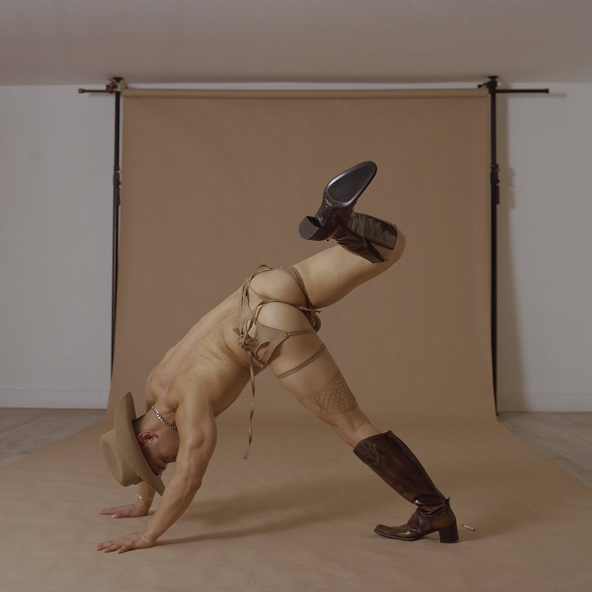 leakyoursextape's tweet photo. Yeehaw jogi Concept w/ @axelfangxx 
.
[woven jock harness + custom 3d knit accessories, crafted in Brooklyn]
.
[film photography by Fernando Palafox] https://t.co/m6ZWcxU3Bn