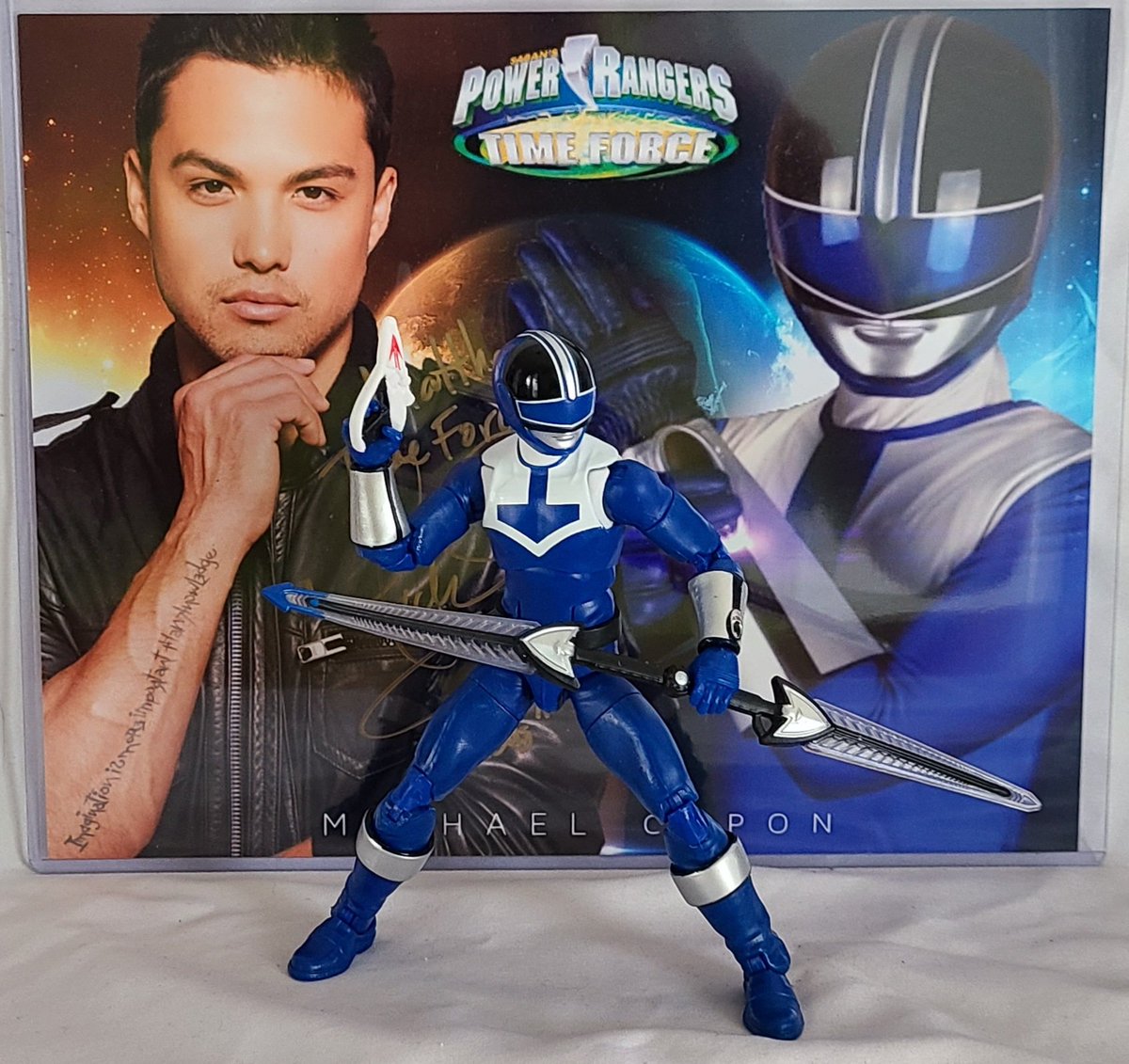 HollowsOfPrimes's tweet photo. #PowerRangers #LightningCollection #TimeForce #BluePowerRanger with my Signed Michael Copon Picture https://t.co/OIdxC8HJOC