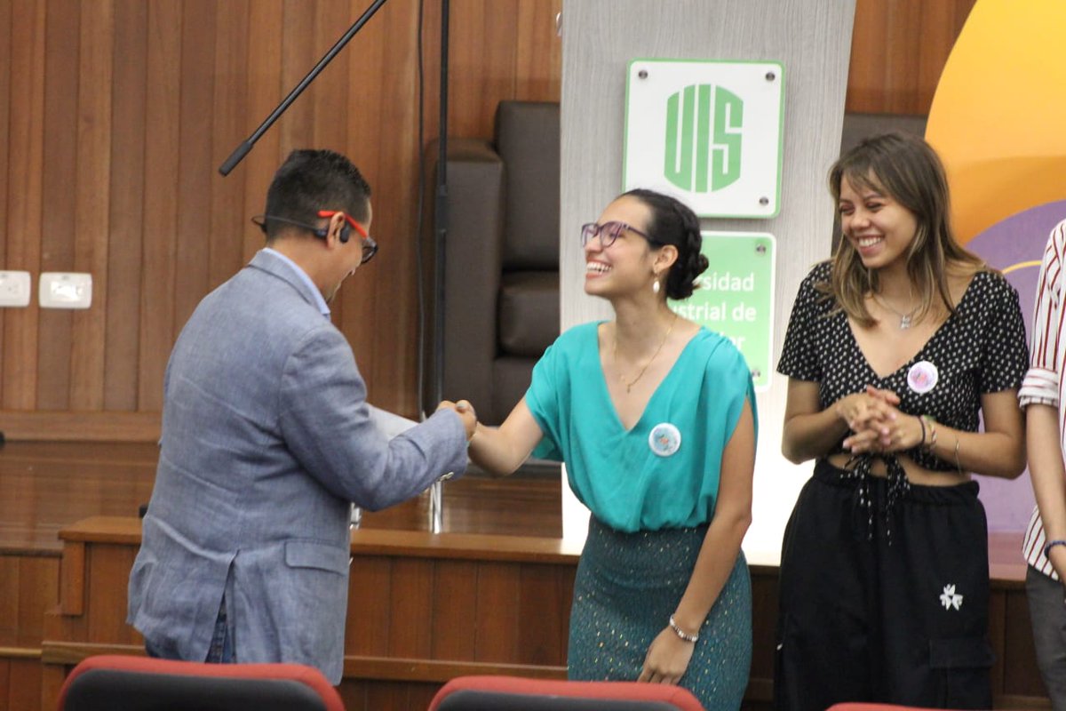 UIS's tweet photo. 'Los catartistas' fue el proyecto favorito del público asistente al #U22Fest. La iniciativa busca posicionar el arte como mediador de la salud mental en la comunidad universitaria. https://t.co/zod8zZSvfr