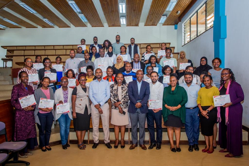 ProfIrimu's tweet photo. UoN Dept of Paed-celebrations today as 45paediatrician trainees completed 5day Newborn ETAT+ comprising correct use of NBU equipment &amp;clinical procedures in the management of serious common newborn diseases. Thanks to the trainers &amp; organisations that’ve equipped our skills lab. https://t.co/UBYMwPmKMK