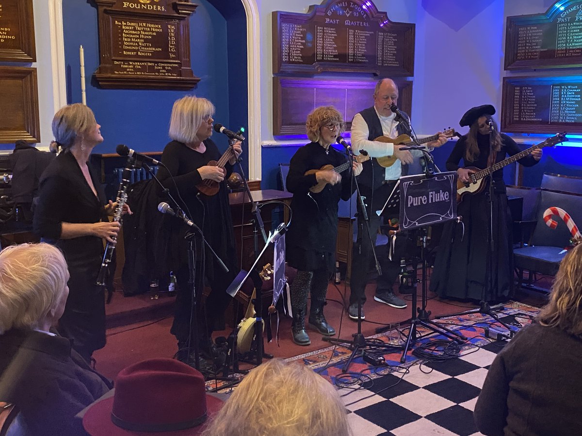 Thx to all who joined us for night #2 at Henley Masonic Centre with <a href="/HenleyFizz/">Fairmile Vineyard Henley on Thames</a> in aid of @SueRyderSouthOx - with the fabulous <a href="/PureFlukers/">Pure Fluke</a> our surprise performers
#feelingfestive #christmascountdown <a href="/thpsolicitors/">THP Solicitors</a> <a href="/henleystandard/">Henley Standard</a> <a href="/PhilipBoothesq/">Philip Booth Esq Estate Agents</a> <a href="/THPHenley/">The Henley Business Partnership</a>