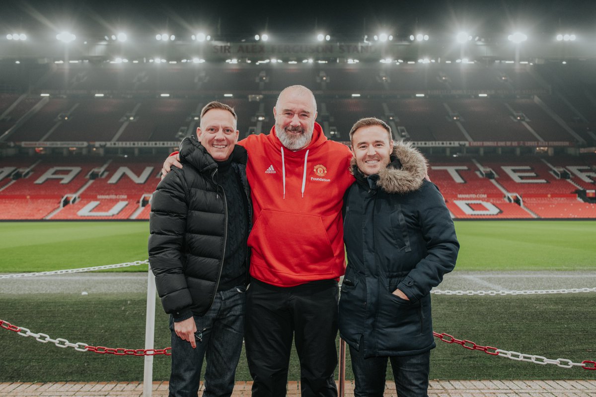 John Shiels MBE (@johnshielsmu) on Twitter photo It's great to see so many of our fans supporting our sleepout here at Old Trafford tonight, including our friends <a href="/antonycotton/">Antony Cotton MBE</a> and <a href="/alanhalsall/">Alan Halsall</a> 🤝
You can continue to support <a href="/MU_Foundation/">Manchester United Foundation</a> and <a href="/centrepointuk/">Centrepoint</a> with a donation below ❤️
📲 Donate: bit.ly/MUsleepoutdona… It's great to see so many of our fans supporting our sleepout here at Old Trafford tonight, including our friends <a href="/antonycotton/">Antony Cotton MBE</a> and <a href="/alanhalsall/">Alan Halsall</a> 🤝
You can continue to support <a href="/MU_Foundation/">Manchester United Foundation</a> and <a href="/centrepointuk/">Centrepoint</a> with a donation below ❤️
📲 Donate: bit.ly/MUsleepoutdona…