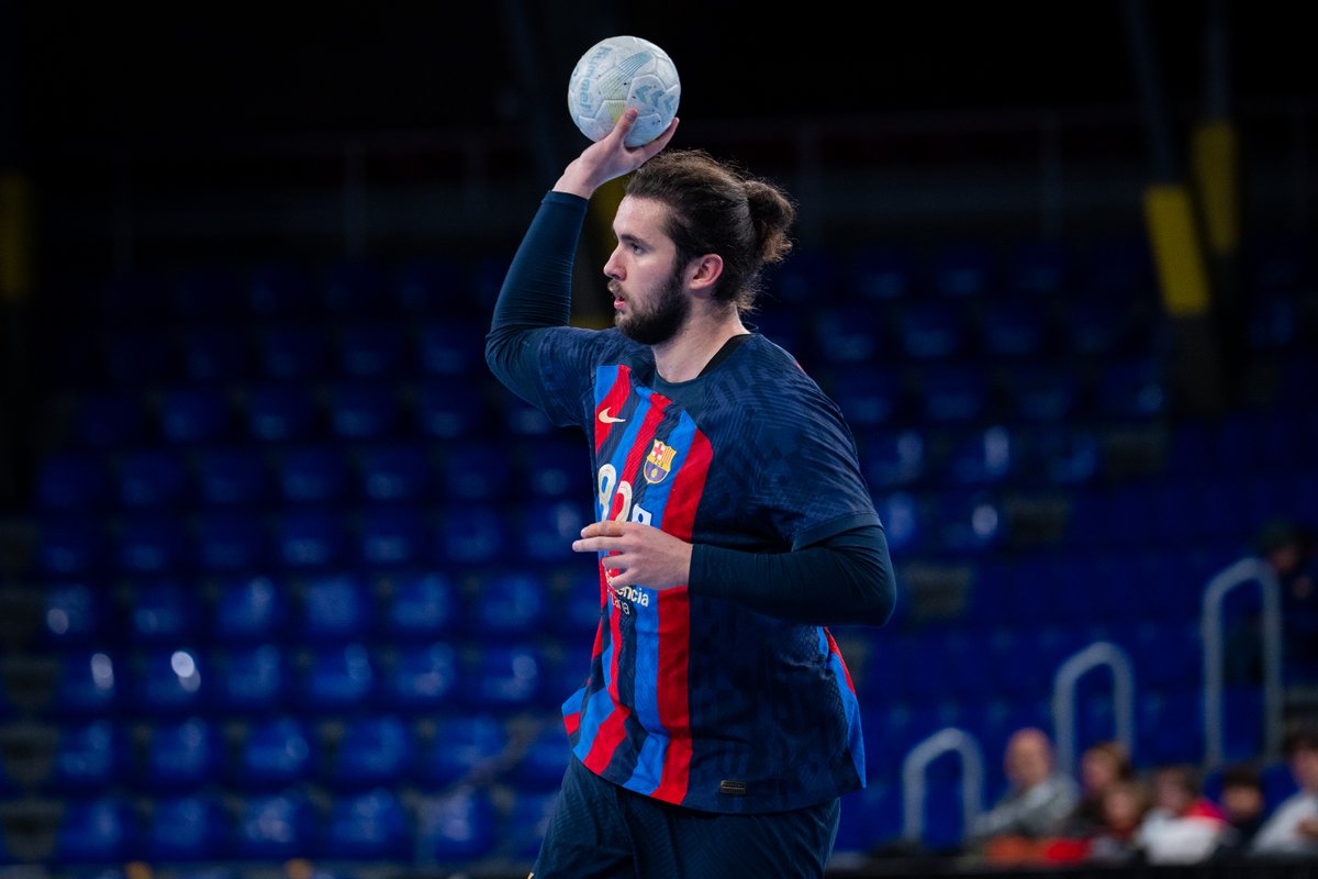 FCBhandbol's tweet photo. Jornada 14 @ASOBAL
@fcbhandbol 4⃣0⃣
@bmSinfin 1⃣7⃣
Min 55
📺 @esport3
📱 @LaLigaSportsTV
🏠 Palau Blaugrana
🔵🔴 #ForçaBarça #LiveASOBAL #BARSIN https://t.co/6i9K8Ehec9