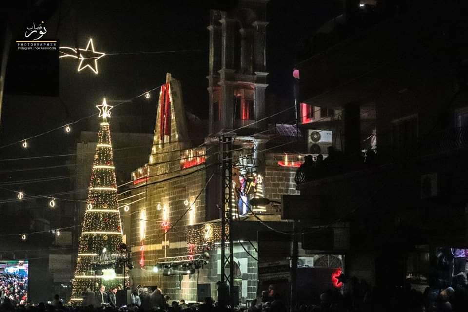 Majd Fahd 🇸🇾 on Twitter "Sahnaya of rural Damascus celebrates its annual Christmas tree lighting."