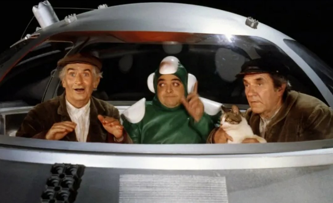 SeriesUpdateFR's tweet photo. Il y a 41 ans, le film "La Soupe aux choux" sortait au cinéma.🛸 https://t.co/vbawUT59hY