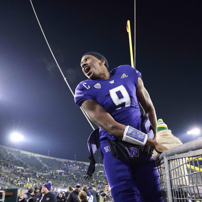 UWAthletics's tweet photo. .@themikepenix appreciation post 💯

#GoHuskies x #Penix4Heisman