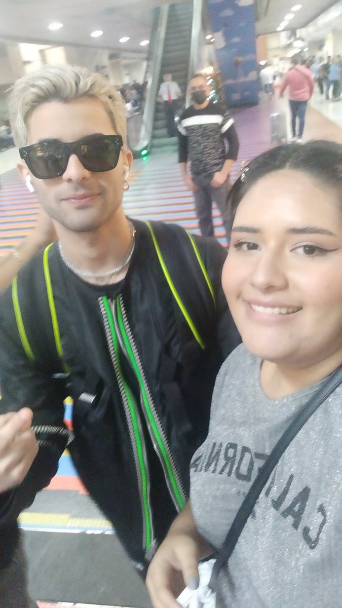 Natachsalazar's tweet photo. @CNCOmusic 13 de Nov, el mejor día al conocerlos. Son los mejores 🥰❤️ https://t.co/Bk5mnjX8g1