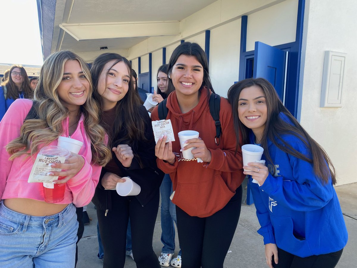 AtwaterFalcons's tweet photo. Cocoa with Counselors was terrific! Thank you to our amazing guidance staff! #WeAreAtwater🔵⚪️ https://t.co/pU1jcFeEXK