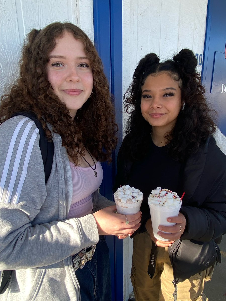 AtwaterFalcons's tweet photo. Cocoa with Counselors was terrific! Thank you to our amazing guidance staff! #WeAreAtwater🔵⚪️ https://t.co/pU1jcFeEXK
