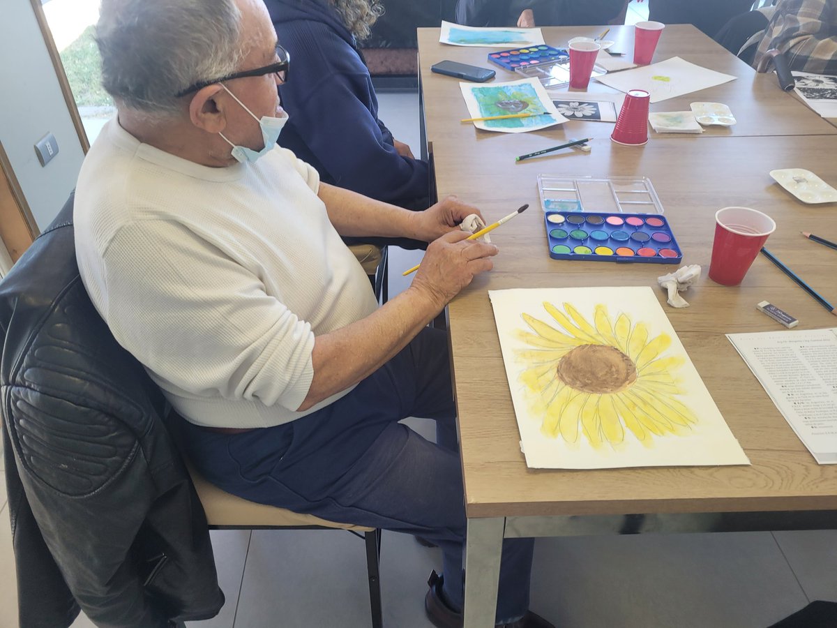 parexploramag's tweet photo. Una segunda sesión  del Taller de Arte : Flora Regional  en Acuarela, realizó  la Directora de @casaazuldelarte, @etenakarte a los y las adultos  Mayores, en salón  del Condominio  de Viviendas Tuteladas. La actividad fue  organizada por el instrumento Ciencia Abierta@ciencia_cl https://t.co/6VbdsWBIXz