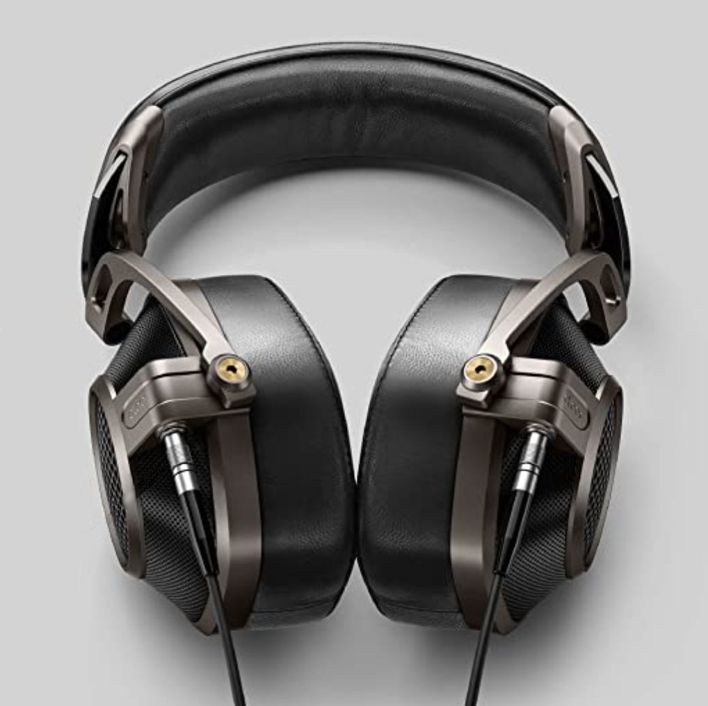 DaveTaylor's tweet image. Cleer Audio sent me its high-end "Next" wired audiophile headphones and they're beautiful in both design and sound reproduction. I've never heard Stan Getz sound so good! Here's my review: youtube.com/watch?v=T9Erhq… #cleer #cleeraudio #audiophile #headphones #audio @CleerAudio