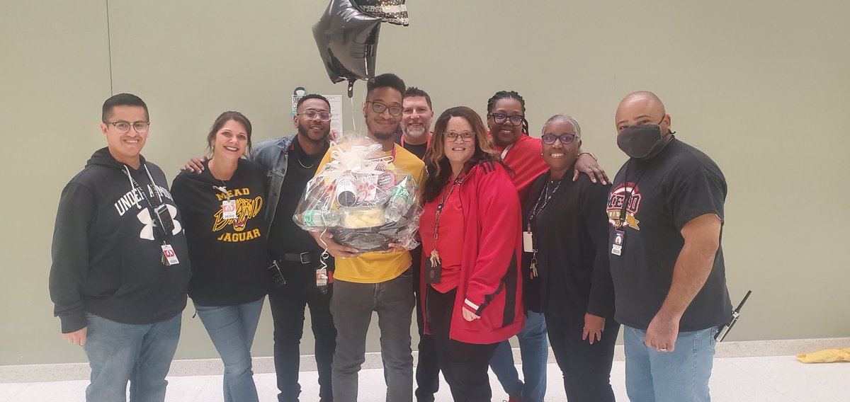 Congratulations to Mead's 22-23  Teacher of the Year Armand Roquemore!! <a href="/MeadMS_AISD/">Mead Middle School</a> <a href="/jmscottjess1/">J. Scott</a> <a href="/MrLara9/">MrLara</a>