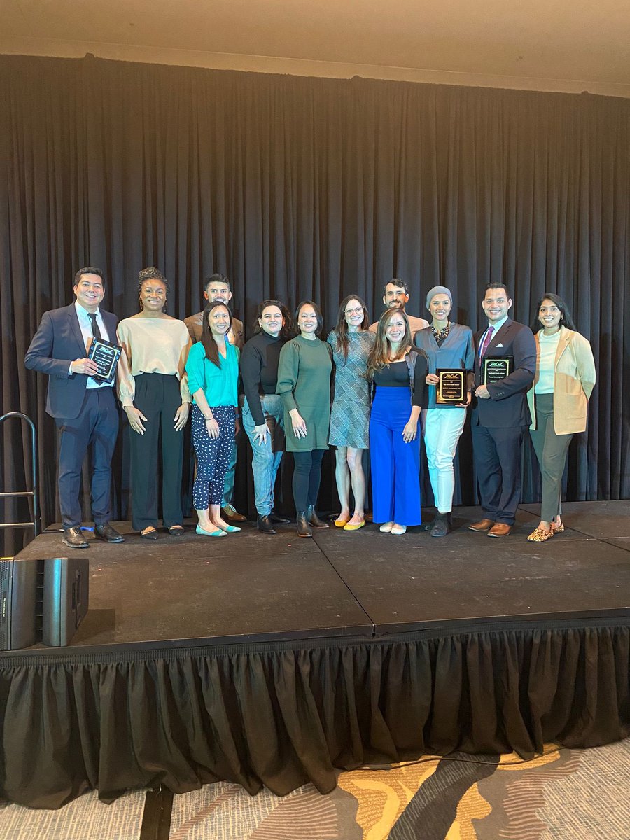 Best #SoMe team 🥰. Such a privilege to work under the leadership of <a href="/DrMTruong/">Mireille Truong, MD</a> and help promote our amazing society <a href="/AAGL/">AAGL</a> <a href="/AAGLJMIG/">JMIG</a> #AAGL2022 #AAGL22Challenge