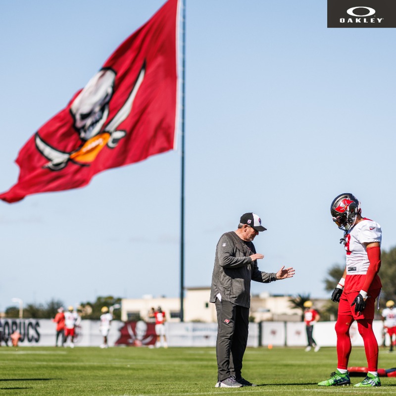 Buccaneers's tweet photo. #RaiseTheFlags 🙌
