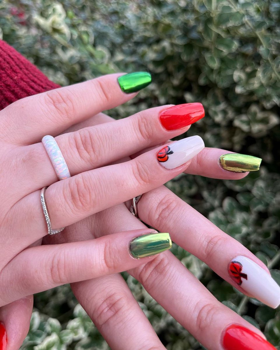 We love seeing our students show off their holiday nail skills! Gorgeously done by Bloomington student @ hairby.sierrab via IG