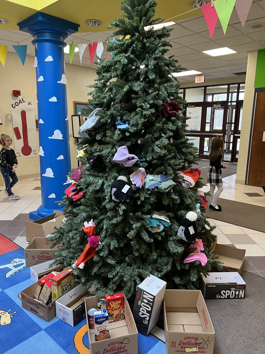 Newark_PS (@newark_ps) on Twitter photo Perkins Pride Assembly for the month of December! This month's focus is being part of our community & helping others. <a href="/MrCzerkas/">Peter Czerkas</a> <a href="/NewarkCSD/">Newark Central School District</a> #NewarkPride 🦊⛄️❄️ Perkins Pride Assembly for the month of December! This month's focus is being part of our community & helping others. <a href="/MrCzerkas/">Peter Czerkas</a> <a href="/NewarkCSD/">Newark Central School District</a> #NewarkPride 🦊⛄️❄️