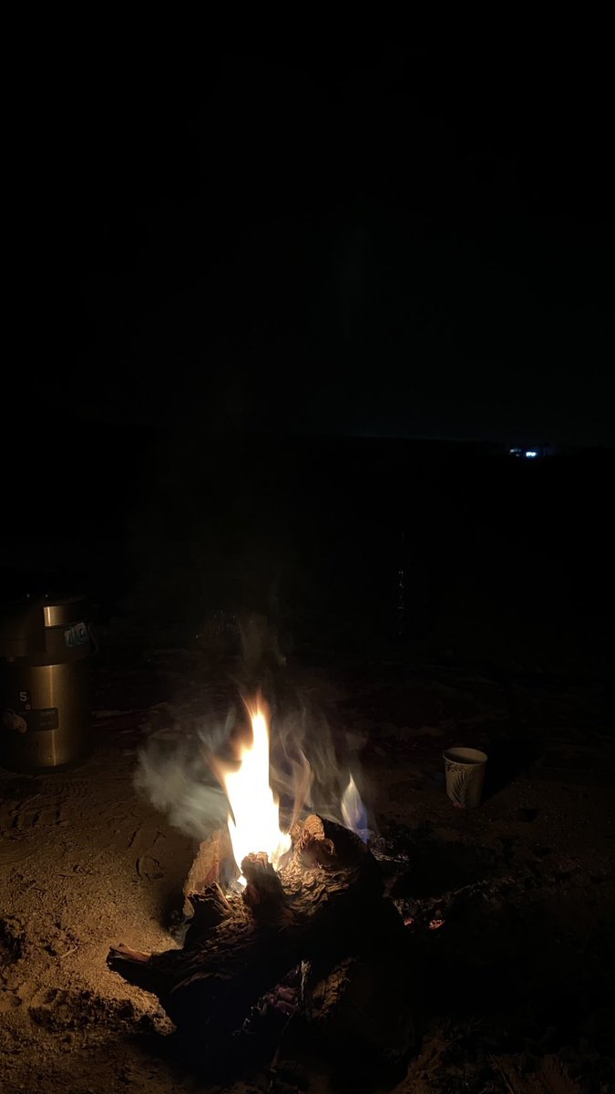 e8vvv's tweet image. ناس في المدل بيست وناس تسب المدل بيست وانا هنا 😮‍💨🤍

#مدل_بيست 
#MiddleBeast