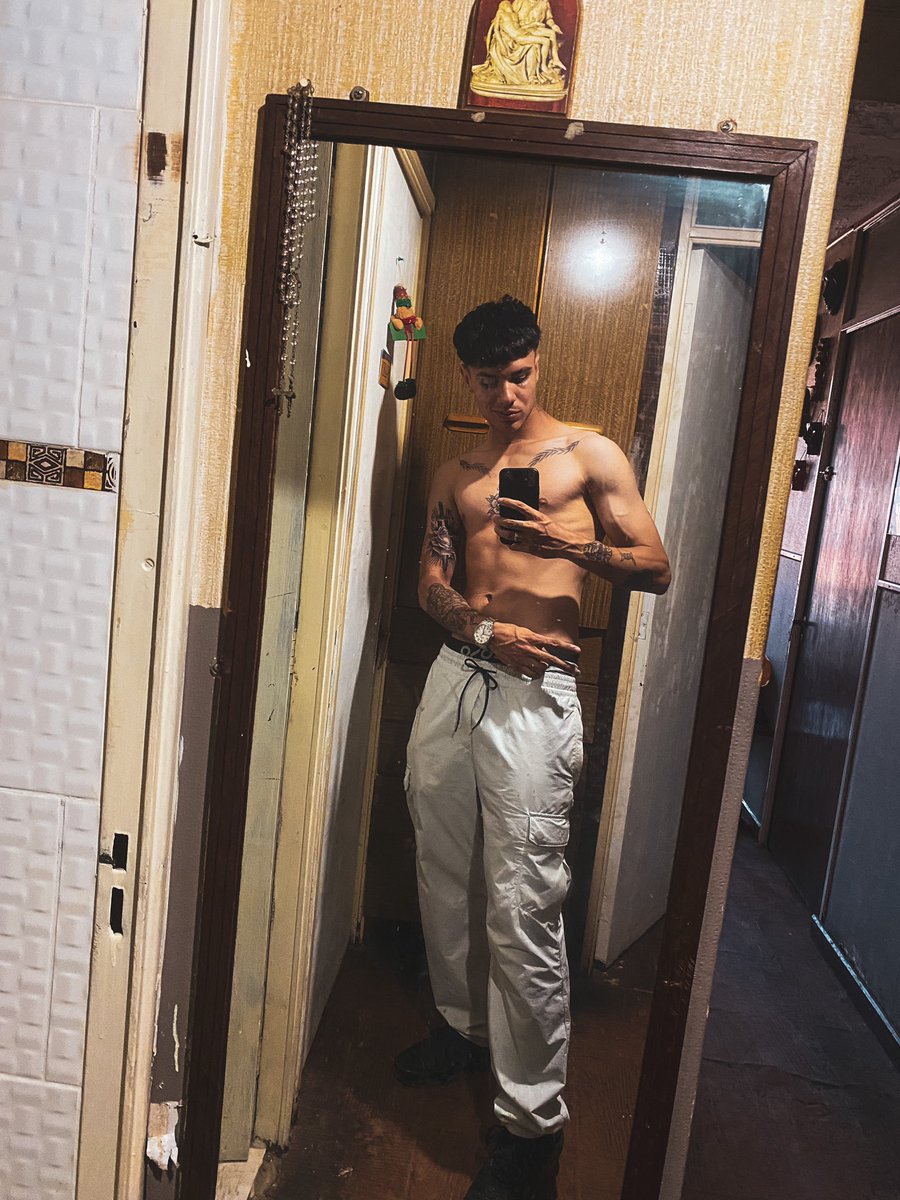 a60milpesoos's tweet photo. que lindo queda el brazo izq con el nuevo tatuaje 😭🥹💗 https://t.co/zY1WVY0Cer