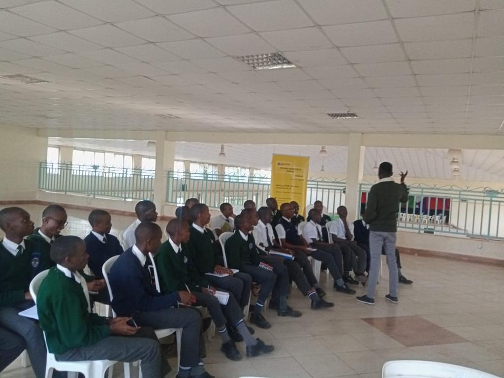 Young Scientists Kenya🇰🇪 (@ystkenya) on Twitter photo The 2022 Mentor of the Year Award went to @okumu_maxiwel from <a href="/DiscoverJKUAT/">Discover JKUAT</a> in recognition of his constant support contributing to the success of <a href="/YSTKenya/">Young Scientists Kenya🇰🇪</a> activities in 2022.
Presenting the Award was <a href="/AnneMuigai_Prof/">Prof Anne Muigai</a> the DVC <a href="/NDUKenya/">National Defence University-Kenya</a> The 2022 Mentor of the Year Award went to @okumu_maxiwel from <a href="/DiscoverJKUAT/">Discover JKUAT</a> in recognition of his constant support contributing to the success of <a href="/YSTKenya/">Young Scientists Kenya🇰🇪</a> activities in 2022.
Presenting the Award was <a href="/AnneMuigai_Prof/">Prof Anne Muigai</a> the DVC <a href="/NDUKenya/">National Defence University-Kenya</a>