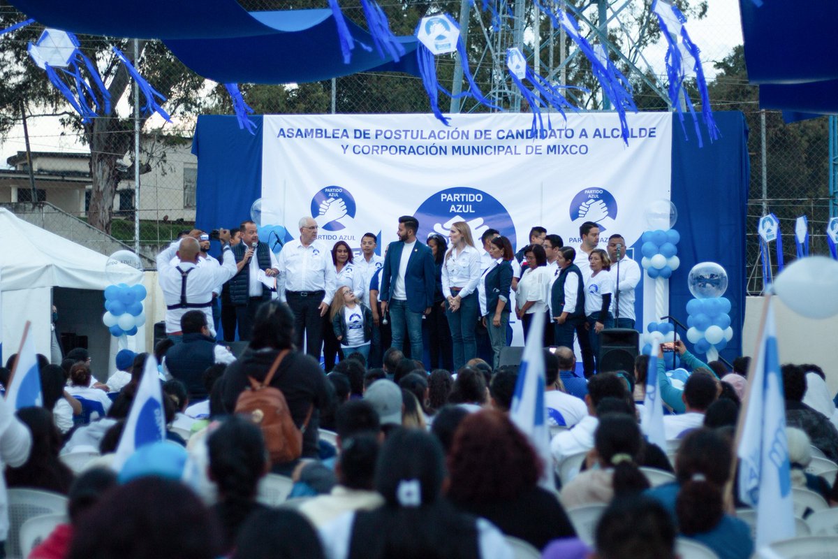 azulmixco's tweet photo. Estamos muy contentos de dar un paso más en este proceso electoral. El Partido Azul en Mixco tiene un líder con visión de transformación para el Municipio, el Magíster Iván Díaz 

Te invitamos a que formes parte de la #GeneraciónAzul 🫱🏻‍🫲🏼 https://t.co/JTIT4jMrRg