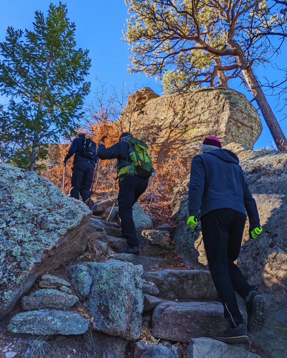 COParksWildlife's tweet photo. Wanna go on a hike with dam views? Say less ⬇️

The Ruins Loop in Castlewood Canyon State Park is a moderate 4.75-mile hiking loop with 832 feet in elevation gain. The trail is icy in parts &amp; can be muddy so be sure to be prepared!

Full trail info: https://t.co/oYRIUuR04n https://t.co/UPW6ZynwRp
