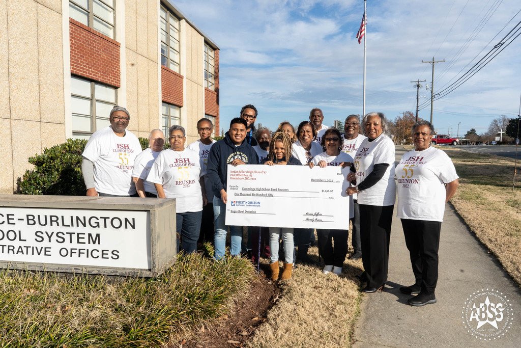 ABSSPublic's tweet photo. The Jordan Sellars High School Class of 1967 wants to make sure the Cummings Band shows up and shows out at the Sugar Bowl in New Orleans.  They presented the band with a check today for $1650 toward their trip and encouraged other classes to do the same.   #ABSSCommunity https://t.co/QDQlWLSmVR