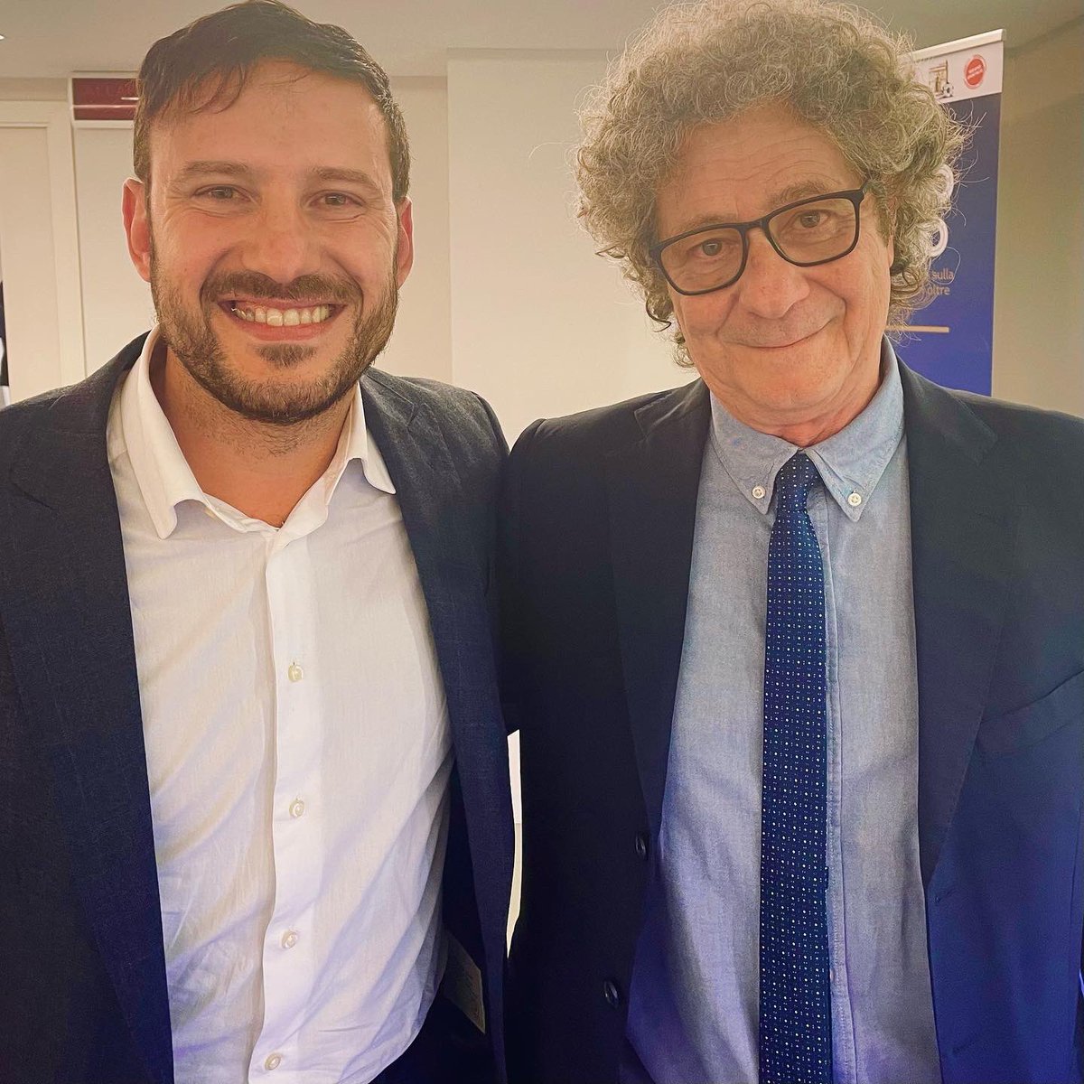 AngeloDeMa's tweet photo. 4 e 3 sono solo due numeri, ma possono essere anche speciali come come quelli della Partita del Secolo raccontata da @CucchiRiccardo nel suo ultimo libro, di cui ci ha parlato questa sera a #Teramo. 

Ringrazio ciascuno di voi per gli affettuosi pensieri che mi avete rivolto. 😜 https://t.co/qADOcpSCus