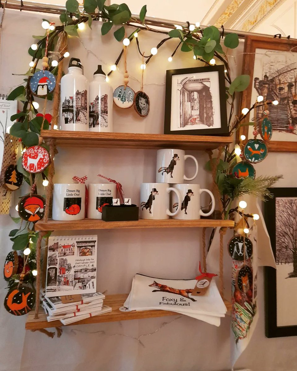 EdinburghFoxInk's tweet image. I'm all set up at the gorgeous Assembly Rooms in the Ball Room. Swing by if you are in town. Soooo much to see here! Really lovely 😍 @3d2devents
Maybe see you tomorrow!!! #Christmas #edinburghchristmas #assemblyroomsedinburgh #Edinburgh #urbanfox #localartists