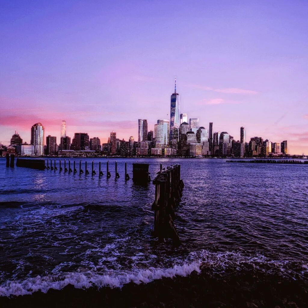 HelloLen's tweet image. An unforgettable sunset upon Manhattan.
I finally was able to get to Lefrak point in Jersey City to capture this amazing shot.
I can't explain my feelings while witnessing to this...
My favourite part of the day is sunset, what's yours? 
.
.
.
#sunset #s… instagr.am/p/ClrjSLHs4e2/