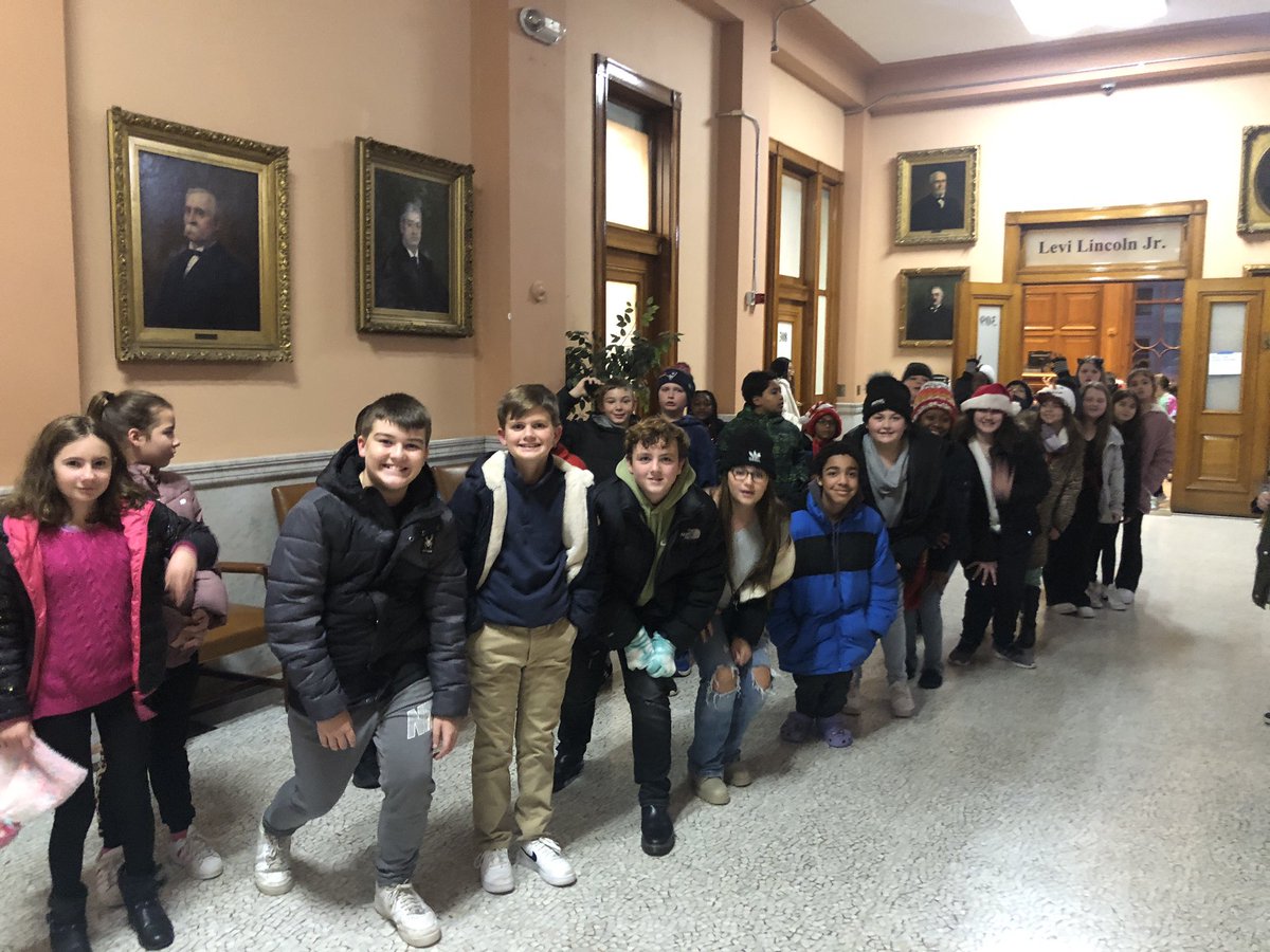 WPSPerformArts's tweet photo. @drrmonarrez @worcesterpublic #RooseveltSchool #SingingInTheSeason https://t.co/fsmfqpZcJB
