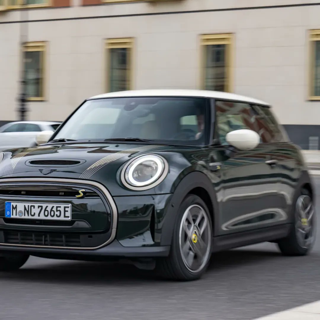 NorthShore_MINI's tweet image. Heritage at its best. The MINI Resolute is the special edition Hatchback, Electric and Convertible that proudly wears our heritage on its sleeve, all the way down to its exclusive go-faster bonnet stripes: buff.ly/3TCwf87 #MINIResolute #NorthShoreMINIGarage #MINI