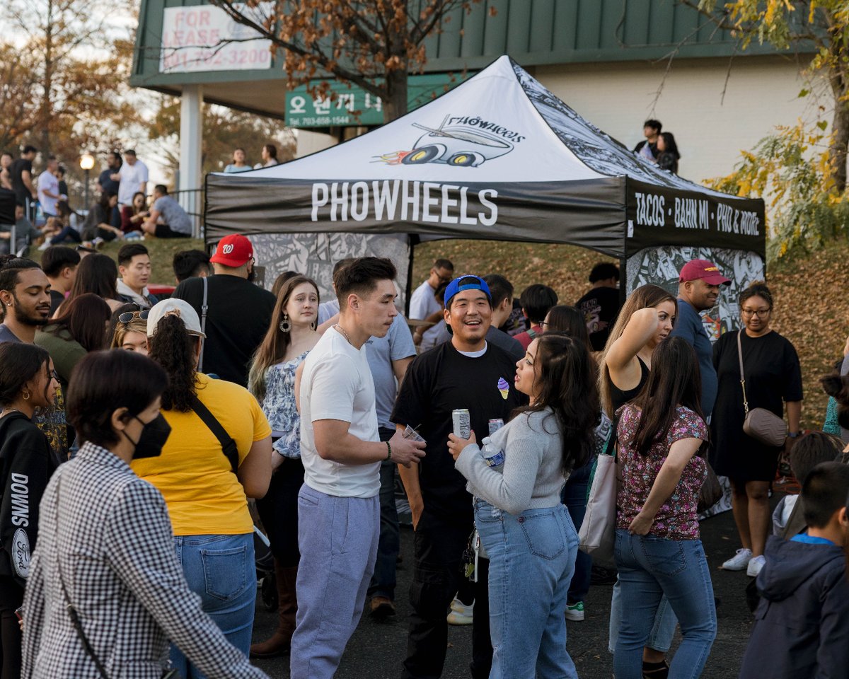 PhoWheels's tweet photo. βοΈBOOK USβοΈWe're available for private events! Have us at your next holiday party βοΈππ Tap the link in the bio π or visit https://t.co/DMZQCtEgA5 to book us now π
#phowheels #phowheelsdc #dmvfoodie #novaeats #events #vaevents #dcevents #mdevents #vietnamesetacos https://t.co/zM3c5VWMYU