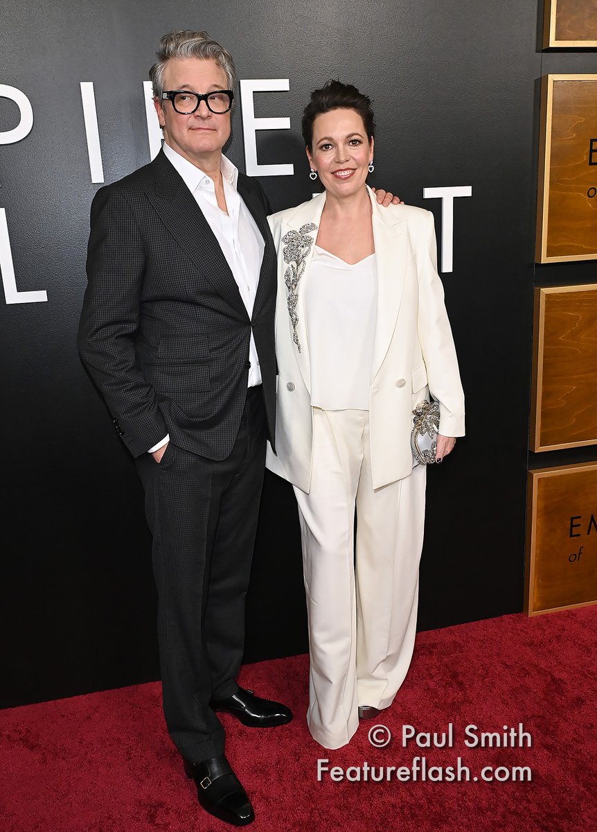 Colin Firth & Olivia Colman at the 'Empire of Light' premiere in Beverly Hills. Photo: Paul Smith / Featureflash.com ⚡  #EmpireofLight #RedCarpet #Film #Cinema #SearchlightPictures #ColinFirth #OliviaColman @EmpireLightFilm @CFAddicted