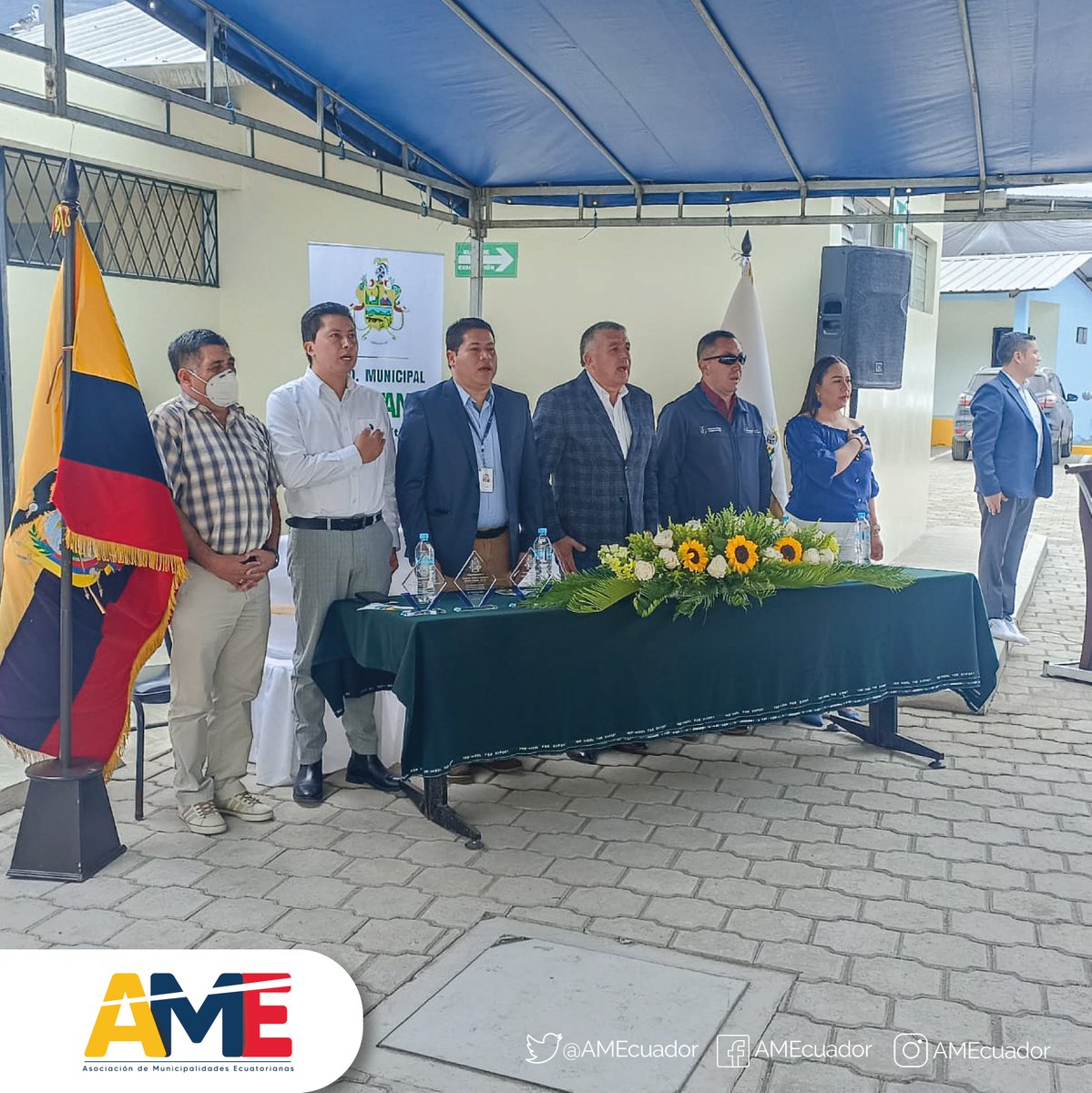 AMEcuador's tweet photo. #AMEregional3 | 🙋‍♂️ Participamos junto al alcalde de #Pallatanga, Enrique Granizo, en la inauguración del Centro de 🚗 Revisión Técnica Vehicular del cantón.

💰 Inversión de USD 460 mil.

✅ Conseguido gracias al financiamiento del @BDEcuadorBP, para la ejecución del proyecto. https://t.co/1EYeuvDb1e