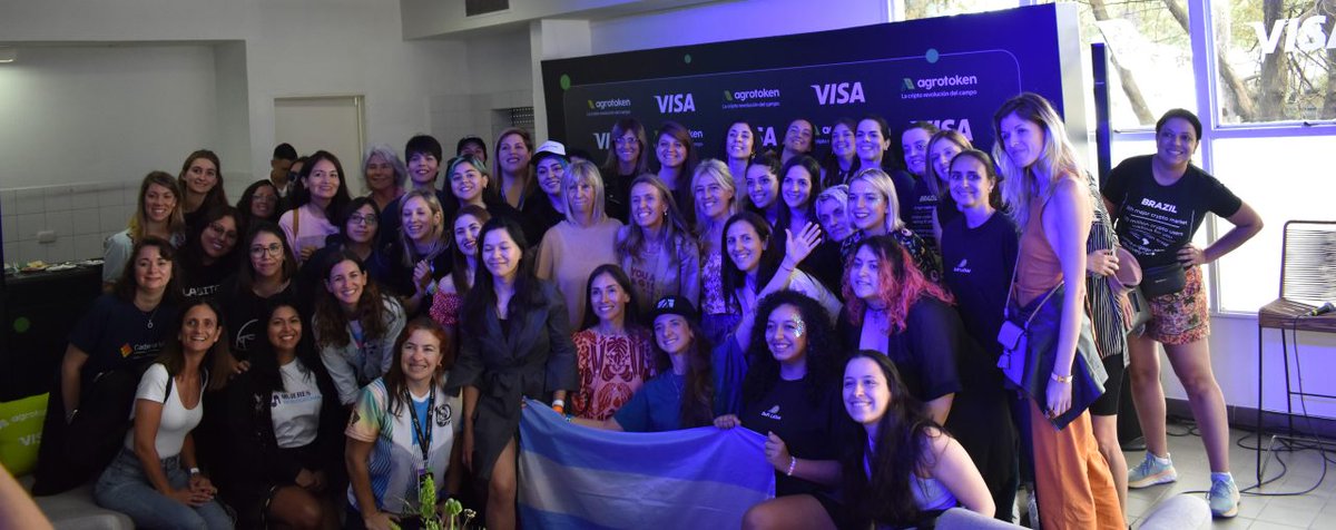 MujeresEnBlockchainLATAM (@mblockchainesp) on Twitter photo Cerramos el 2022 en comunidad.
Aqui va un resumen del encuentro en #LABITCONF en el espacio <a href="/agrotoken/">Agrotoken</a>
Honor compartir con <a href="/mujeresencrypto/">Mujeres en Crypto 🔮</a> @asea_arg <a href="/EmprendeIAE/">EmprendeIAE</a> <a href="/BitcoinAR/">ONG Bitcoin Argentina</a> <a href="/cryptogirlsok/">𝐂𝐑𝐘𝐏𝐓𝐎𝐆𝐈𝐑𝐋𝐒 💎</a> <a href="/CriptoCuriosas/">Cripto Curiosas 💜🔍</a> y todas los colectivos que se acercaron 👩💻
mujeresenblockchain.org/primer-cumbre-… Cerramos el 2022 en comunidad.
Aqui va un resumen del encuentro en #LABITCONF en el espacio <a href="/agrotoken/">Agrotoken</a>
Honor compartir con <a href="/mujeresencrypto/">Mujeres en Crypto 🔮</a> @asea_arg <a href="/EmprendeIAE/">EmprendeIAE</a> <a href="/BitcoinAR/">ONG Bitcoin Argentina</a> <a href="/cryptogirlsok/">𝐂𝐑𝐘𝐏𝐓𝐎𝐆𝐈𝐑𝐋𝐒 💎</a> <a href="/CriptoCuriosas/">Cripto Curiosas 💜🔍</a> y todas los colectivos que se acercaron 👩💻
mujeresenblockchain.org/primer-cumbre-…