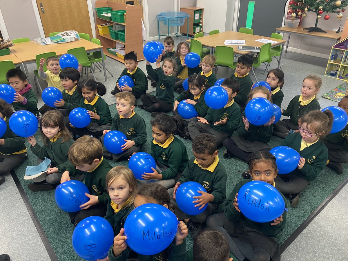 firsprimarysale's tweet image. #Y1Apple Is it faster to find your own balloon or give your friend their balloon? We found out that teamwork is the key to success! ⭐️