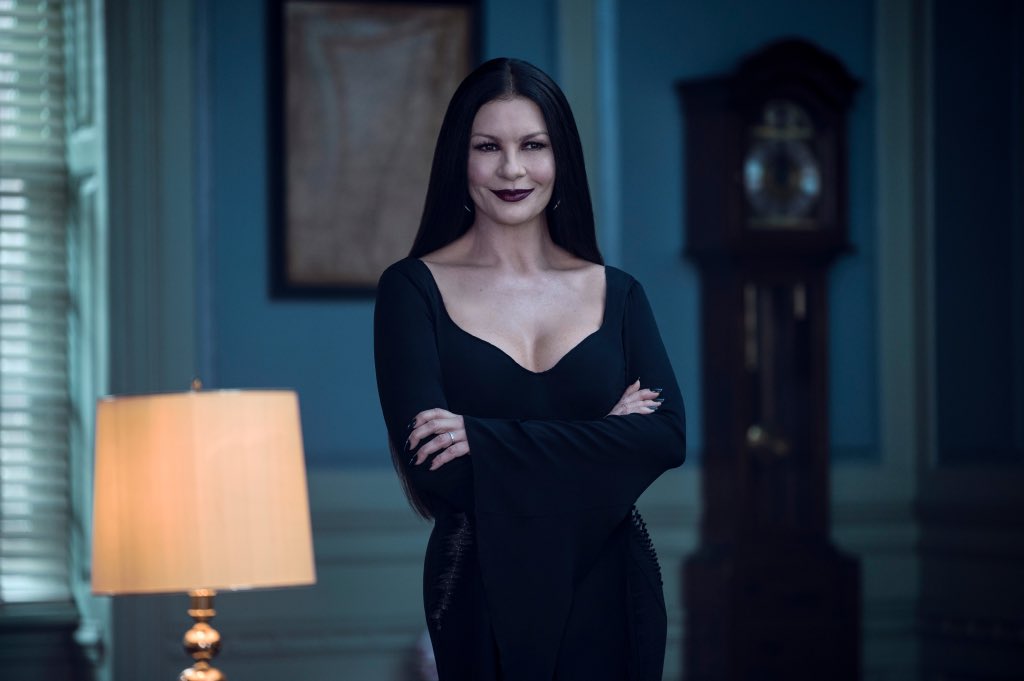 mascarayde's tweet photo. when i tell you i am in AWE every single time catherine zeta-jones as morticia addams shows up on my screen #wednesdaynetflix https://t.co/m7asFn5dNN