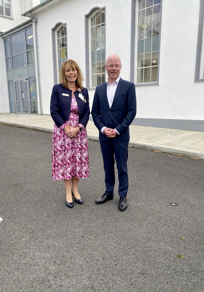 Delighted to welcome @DonnellyStephen to #MRHPortlaoise on my last day as Director of Nursing. Very welcomed news on capital infrastructure &amp; acknowledgement of the excellent work of the committed, compassionate &amp; expert team working there. @DMHospitalGroup